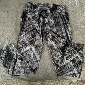 Light weight jogger style pant, lightly worn.